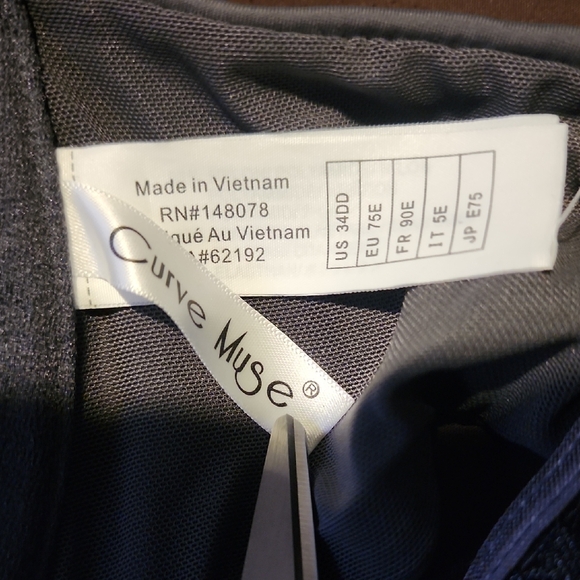 Curve Muse , 34DD Elegant padded, Gray Lace Racerback Bra. - Picture 2 of 4